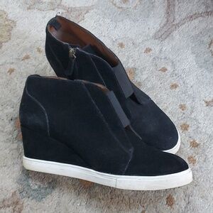 Paolo suede wedge black bootie
